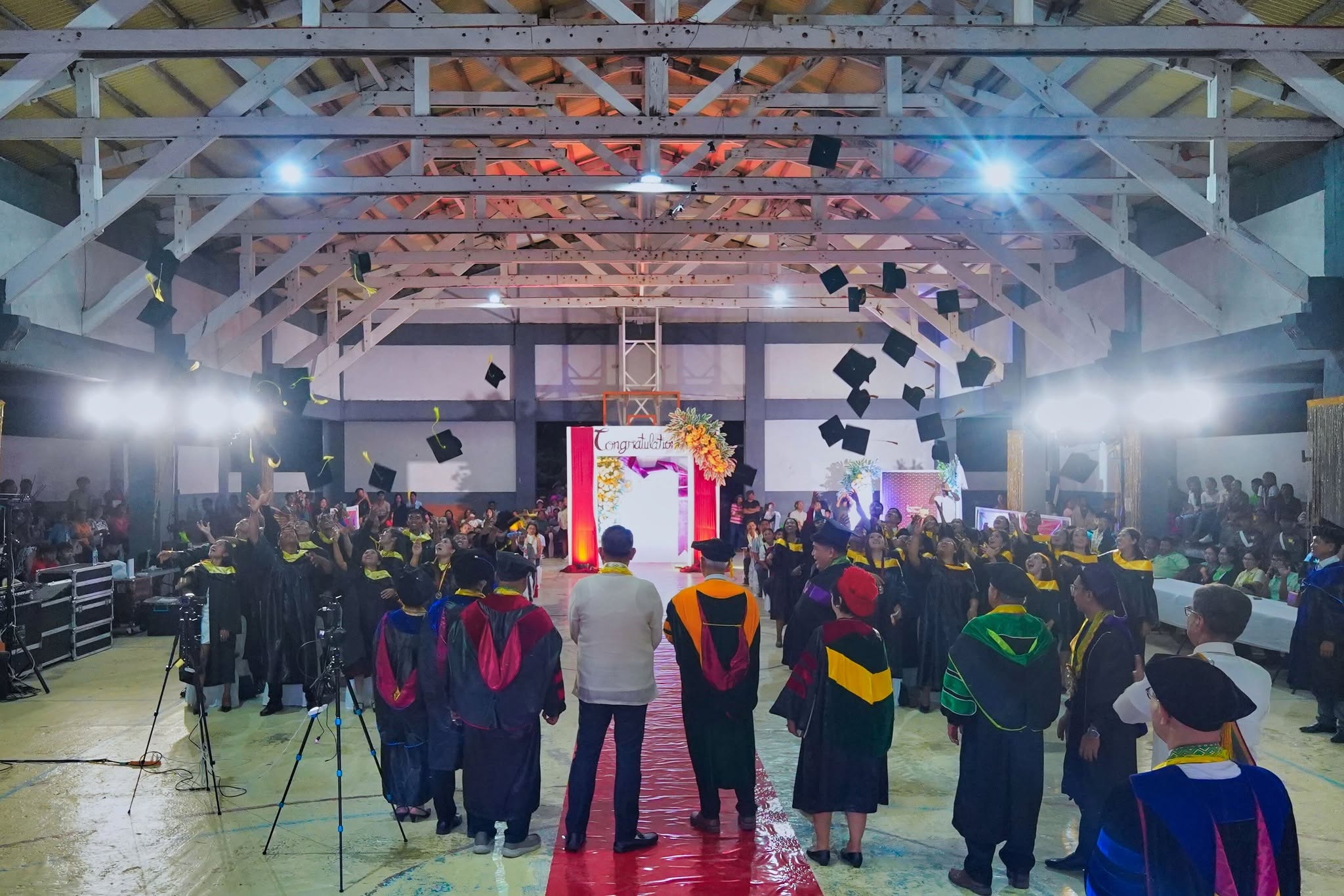 GRAD-AT-CALAYAN-PHOTOSET photo 70